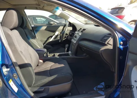 2010 Toyota Camry Se z USA, uszkodzony, nr VIN 4T1BF3EK1AU529370